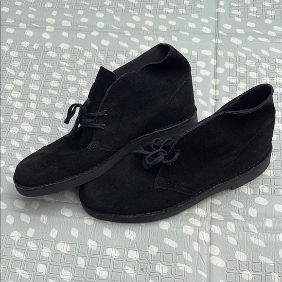 Men’s Clarks Black Suede Shoes - Picture 2 of 5
